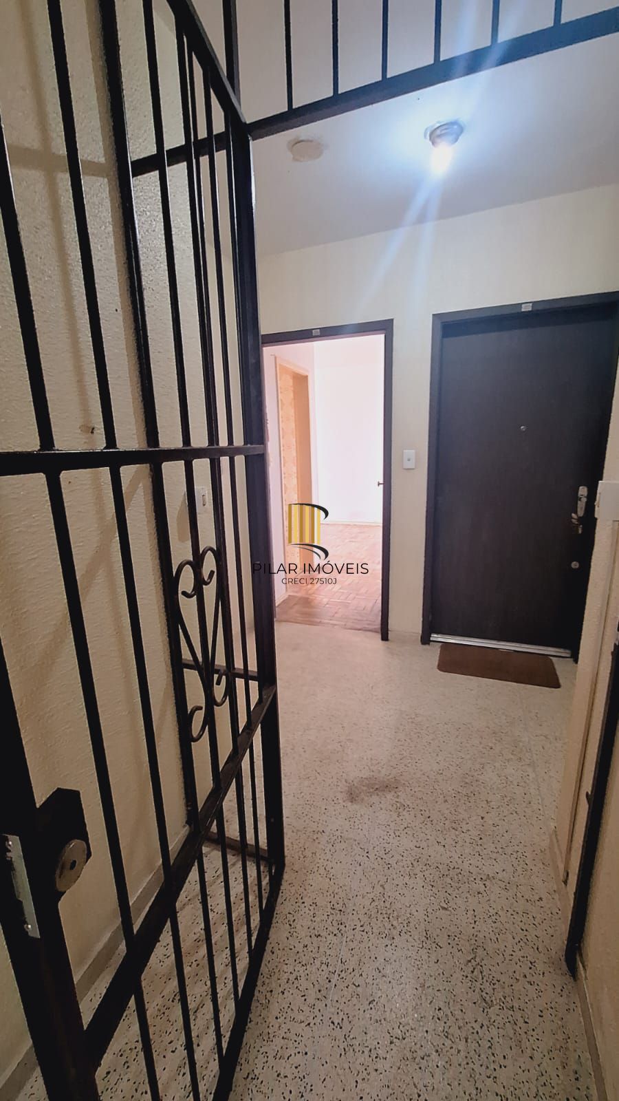 Apartamento para reformar  de 2 dormitórios com vista privilegiada