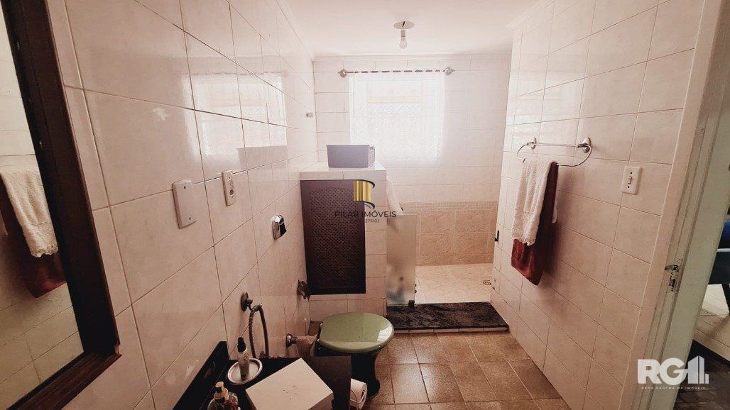 Apartamento com 3 dormitórios, 2 banheiros, 1 vaga no bairro Petrópolis em Porto Alegre, RS