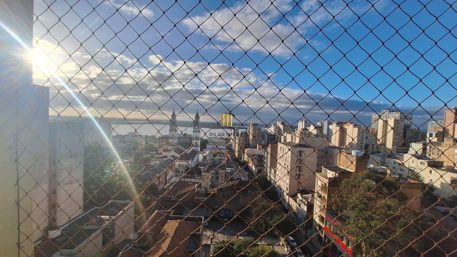 Apartamento  de 3 dormitórios  na Duque de Caxias  -  Centro de Porto Alegre/RS