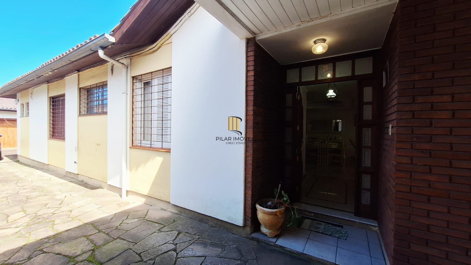 Casa com 4 dormitórios, piscina, 4 vagas, no bairro Teresópolis, Porto Alegre,RS