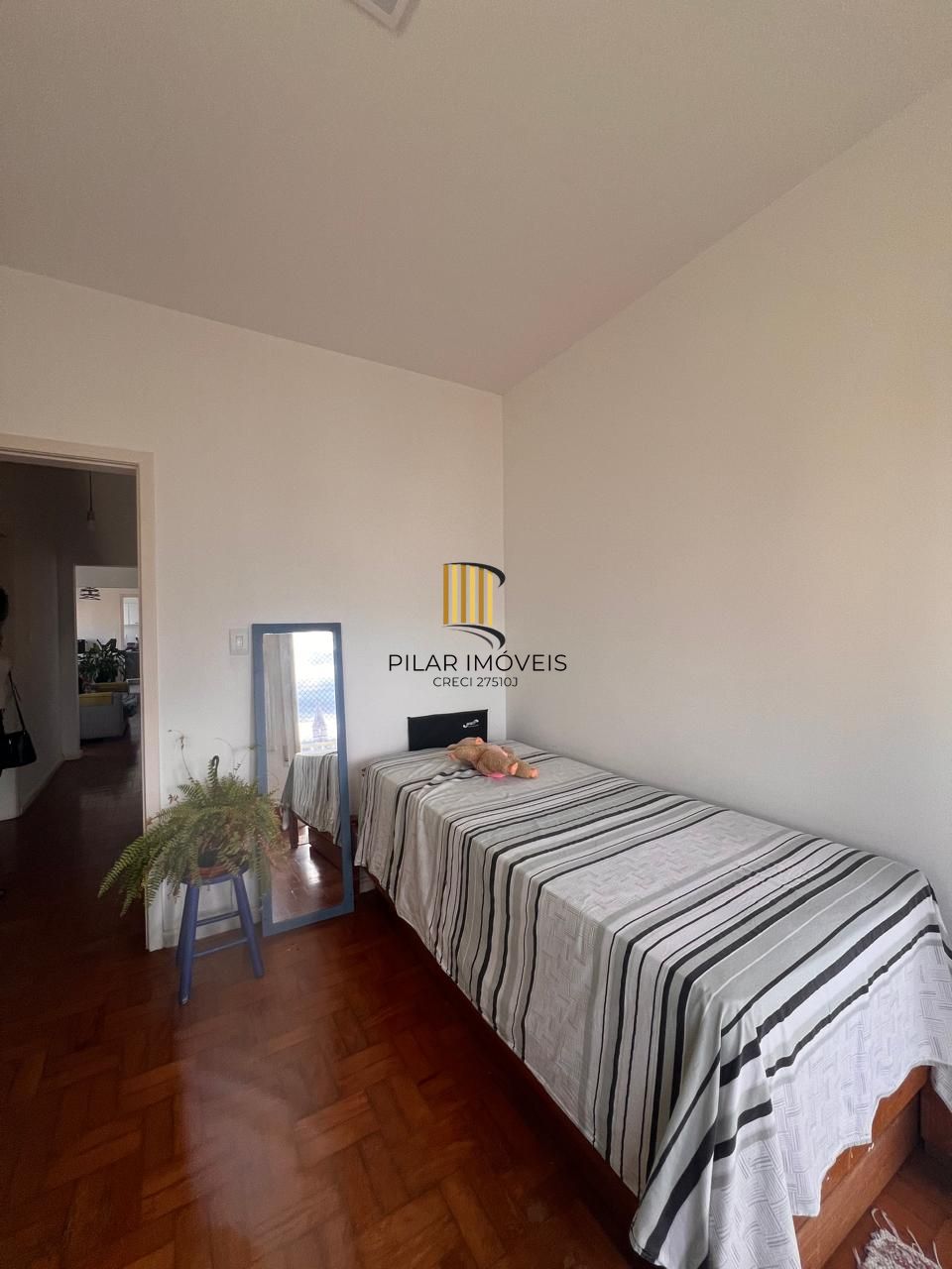 Apartamento  de 3 dormitórios  na Duque de Caxias  -  Centro de Porto Alegre/RS