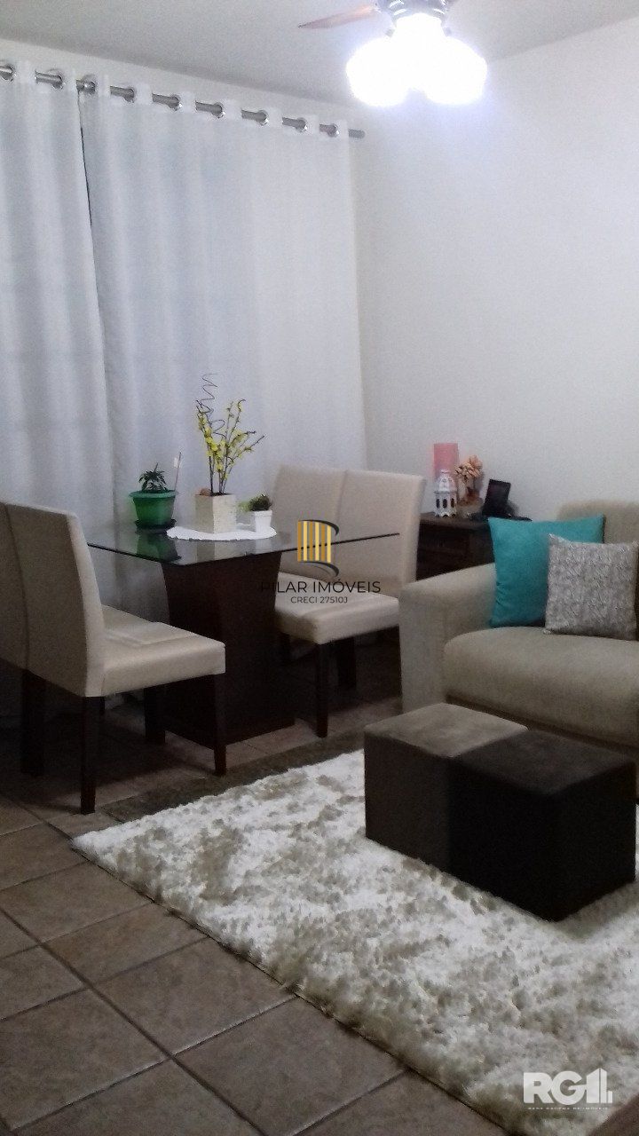 Casa em condomínio, com 3 dormitórios, sendo 1 suíte, 1 vaga coberta, no bairro Cavalhada, Porto Alegre, RS