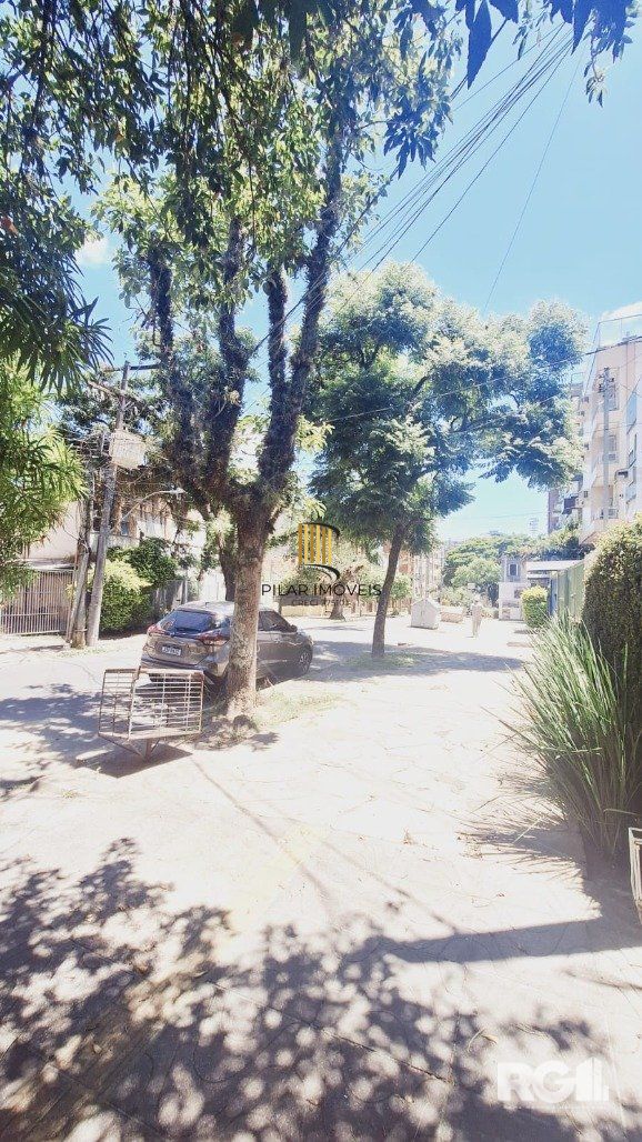 Apartamento com 3 dormitórios, 2 banheiros, 1 vaga no bairro Petrópolis em Porto Alegre, RS