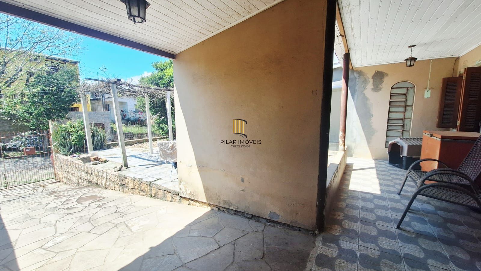 Se você procura uma casa com pátio e churrasqueira  para receber sua família e amigos , aqui é seu lugar!