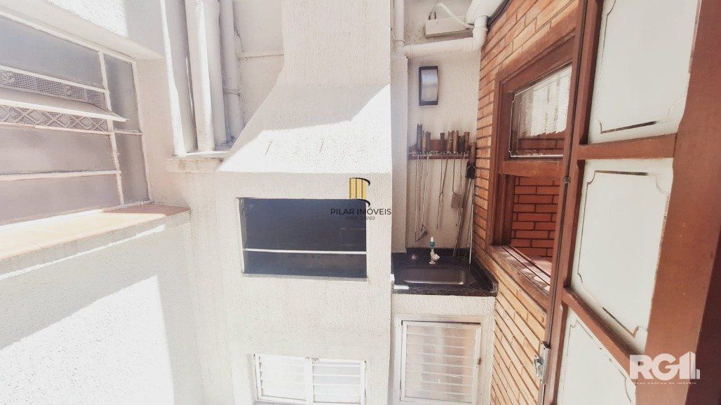 Apartamento com 3 dormitórios, 2 banheiros, 1 vaga no bairro Petrópolis em Porto Alegre, RS