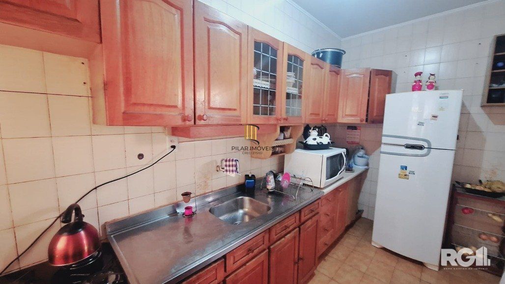 Apartamento com 3 dormitórios, 2 banheiros, 1 vaga no bairro Petrópolis em Porto Alegre, RS