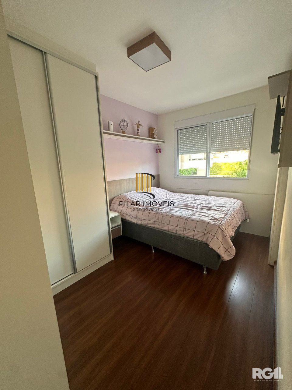Apartamento com 2 dormitórios, 1 vaga, no bairro Camaquã, Porto Alegre, RS.