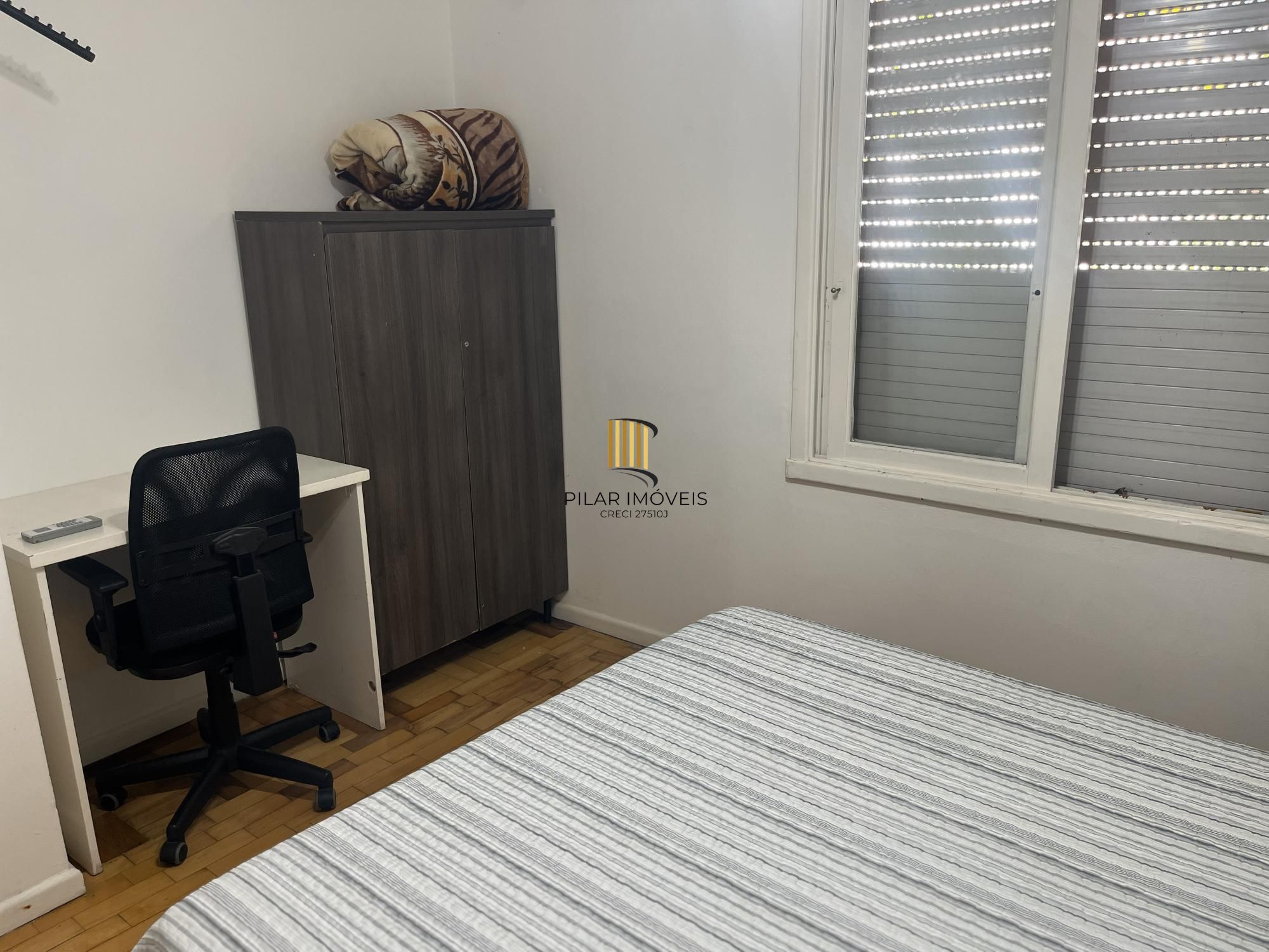 Casa térrea, com 2 dormitórios, 3 vagas, no bairro Ipanema, Porto Alegre, RS