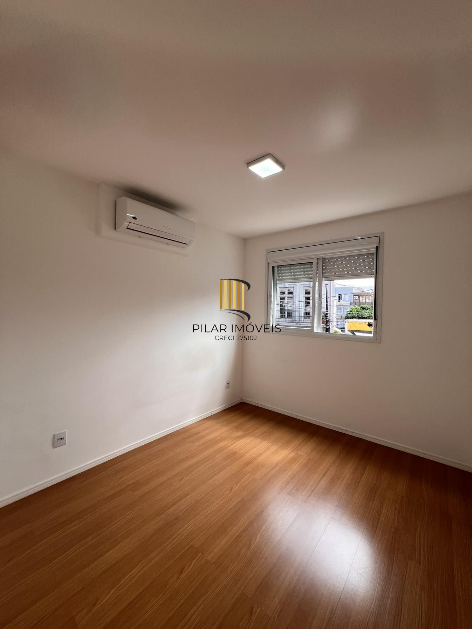 Apartamento com 2 dormitórios, sendo 1 suíte, 1 vaga, no bairro Floresta, em Porto Alegre, RS
