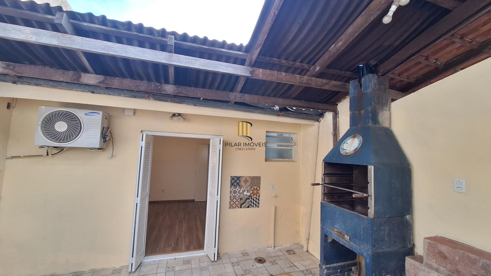 Apto de 1 dormitório com pátio e churrasqueira no bairro Teresópolis