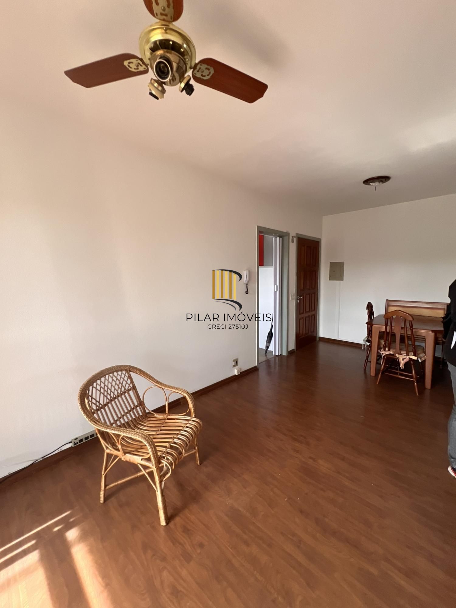 Apartamento com 2 dormitórios, 1 vaga no bairro Glória, em Porto Alegre, RS