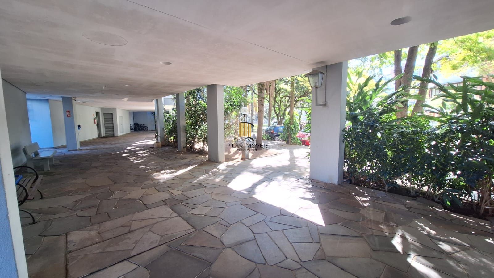 Apartamento 1 dormitório, 1 vaga coberta, portaria , elevador, vista, salao de festas, no bairro Santana, Porto Alegre, RS