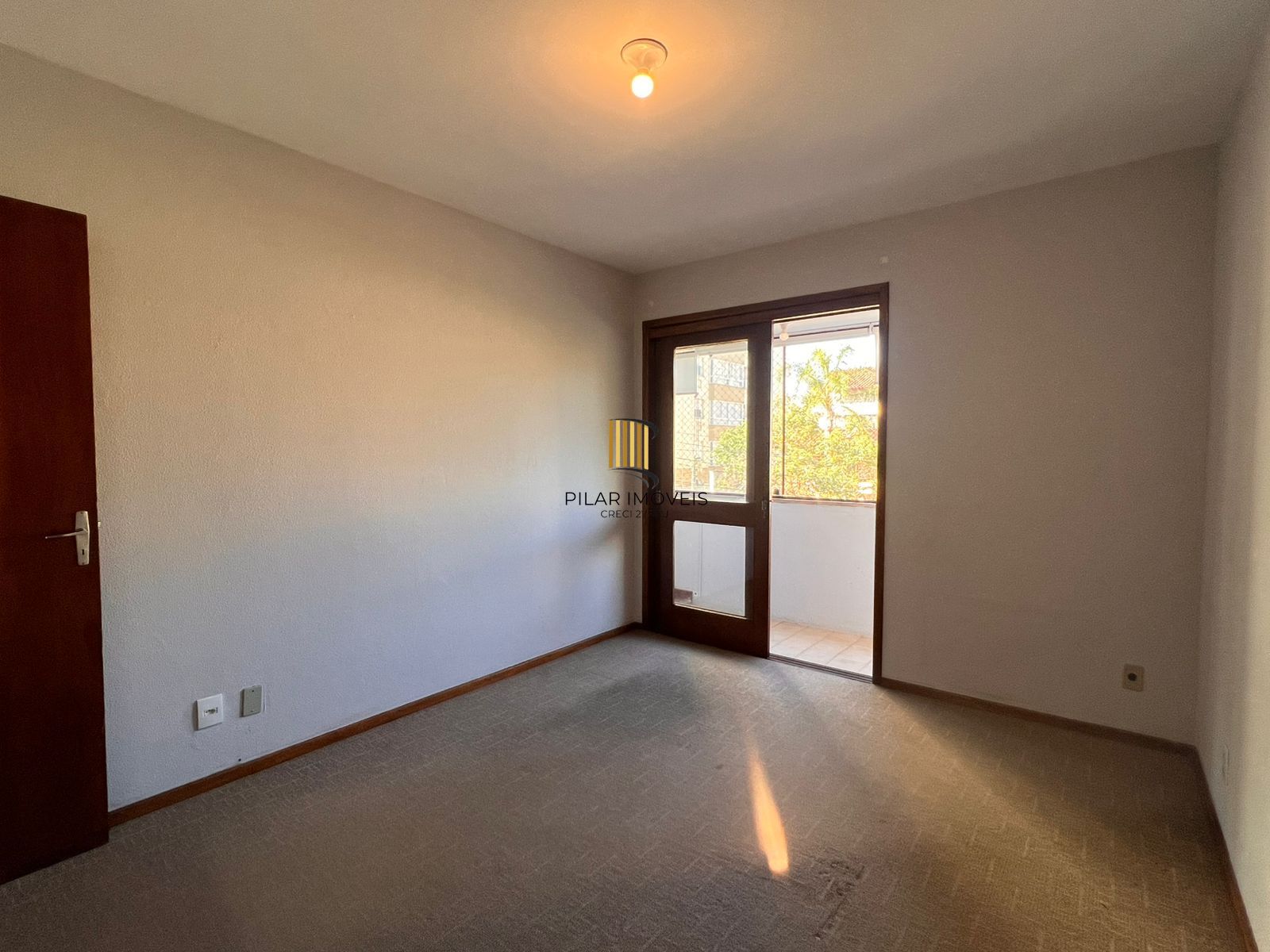 Apartamento com 2 dormitórios,1 vaga, no bairro Cristo Redentor, em Porto Alegre