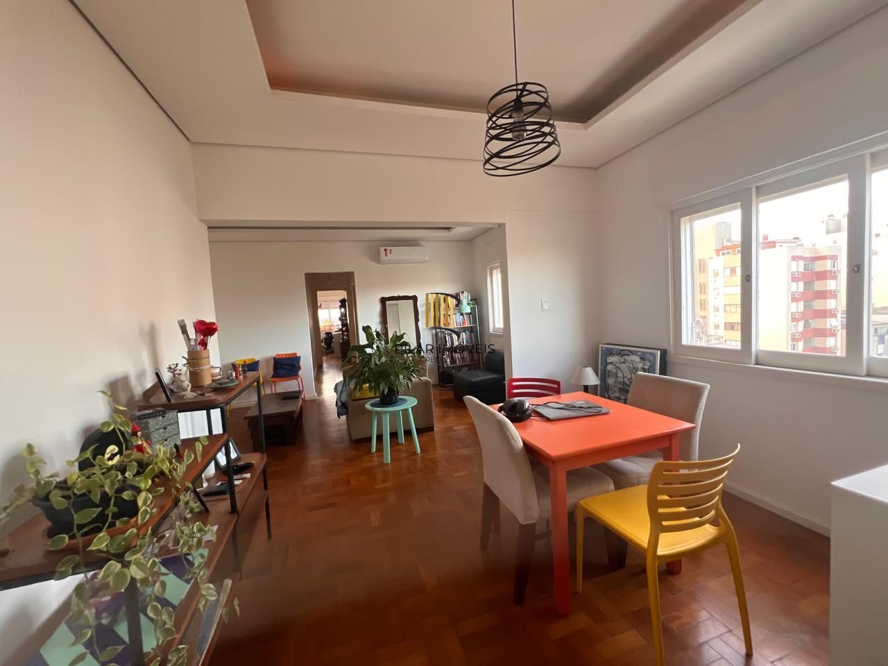 Apartamento  de 3 dormitórios  na Duque de Caxias  -  Centro de Porto Alegre/RS