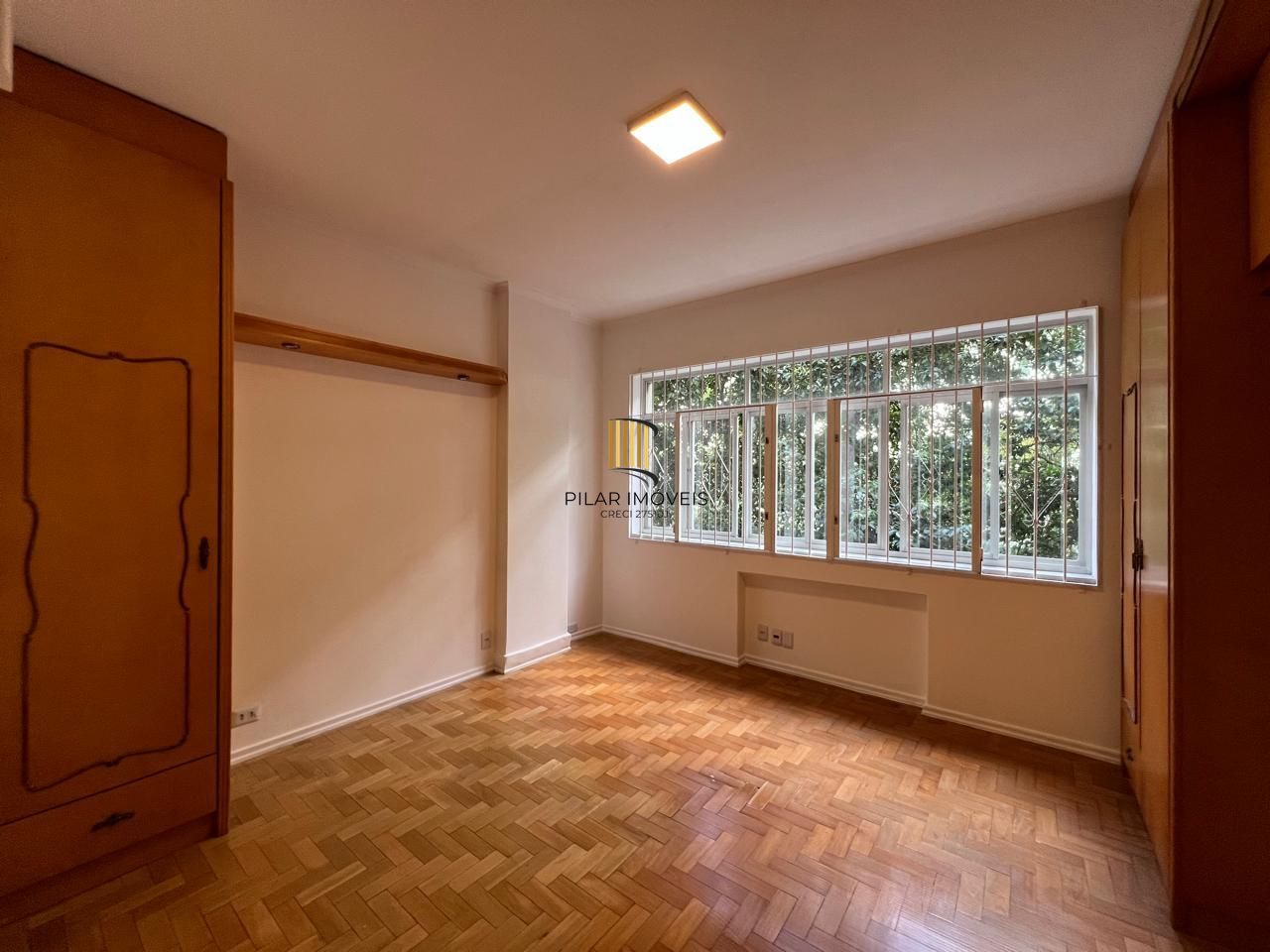 Apartamento amplo com 3 dormitórios,1 vaga, na Rua Duque de Caxias, Porto Alegre
