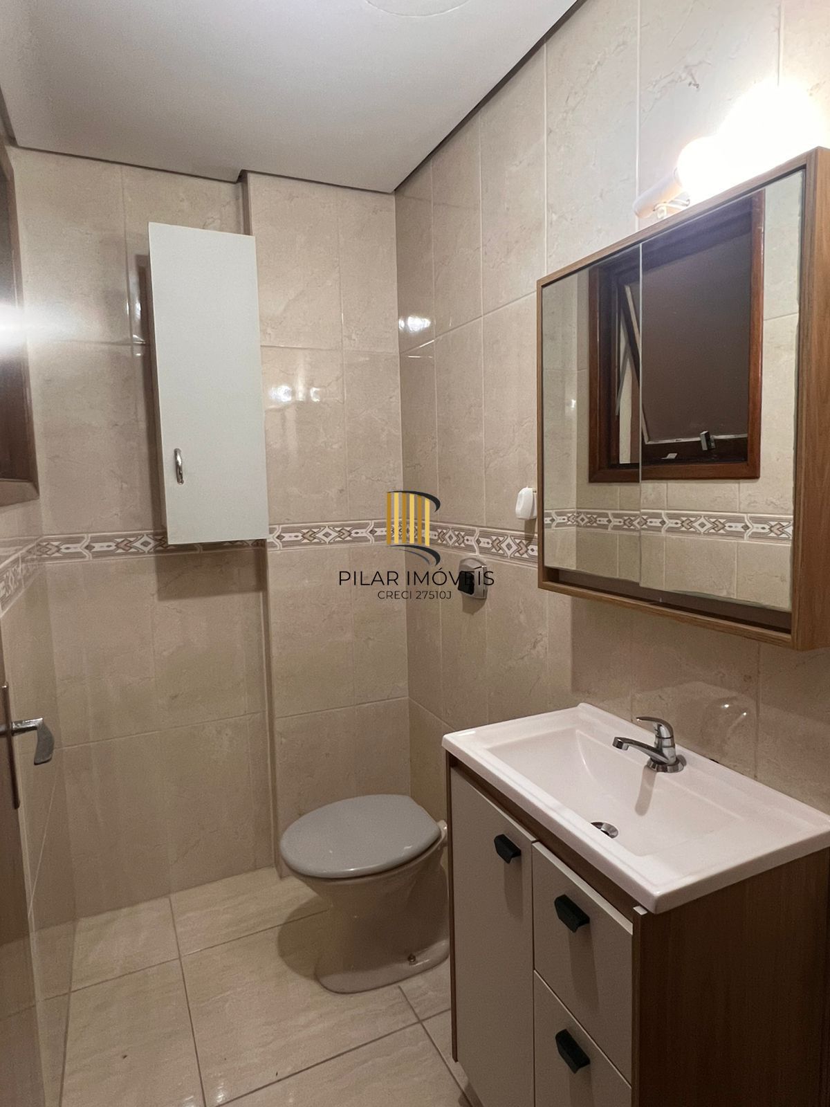 Apartamento com 2 dormitórios,1 vaga, no bairro Cristo Redentor, em Porto Alegre