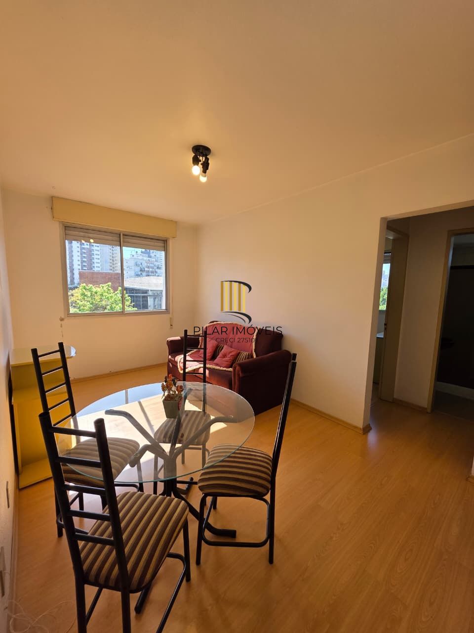 Apartamento 1 dormitório, 1 vaga coberta, portaria , elevador, vista, salao de festas, no bairro Santana, Porto Alegre, RS