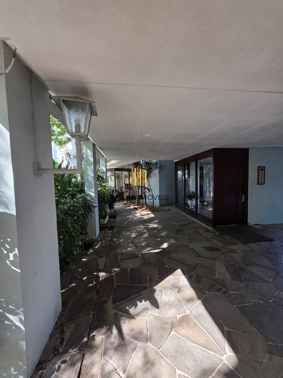 Apartamento 1 dormitório, 1 vaga coberta, portaria , elevador, vista, salao de festas, no bairro Santana, Porto Alegre, RS