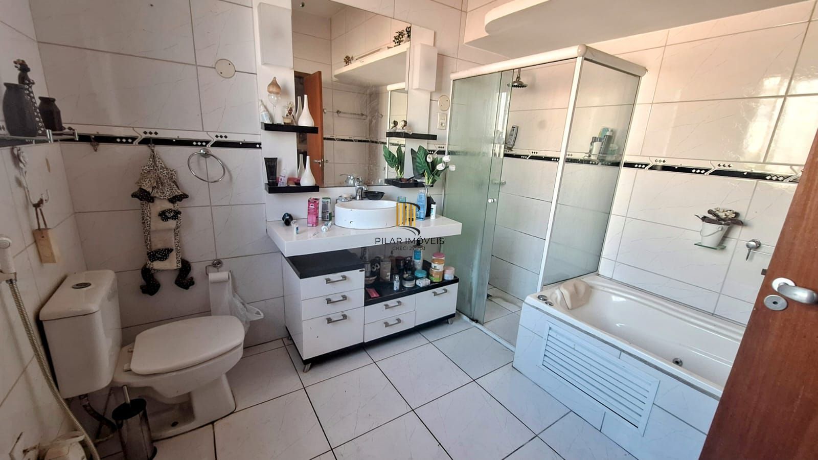 Casa com  5 quartos no bairro Petrópolis!