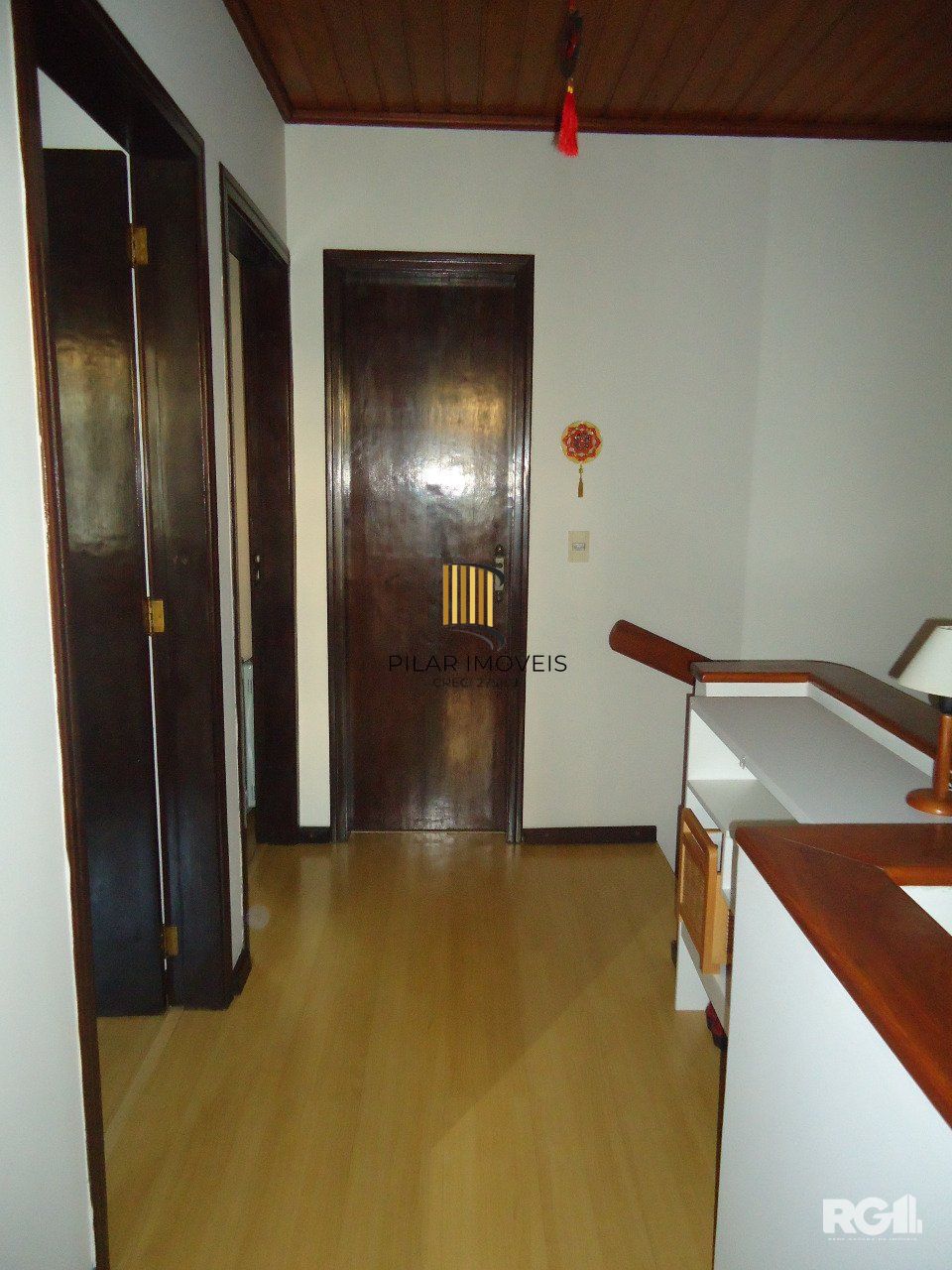 Casa em condomínio, com 3 dormitórios, sendo 1 suíte, 1 vaga coberta, no bairro Cavalhada, Porto Alegre, RS