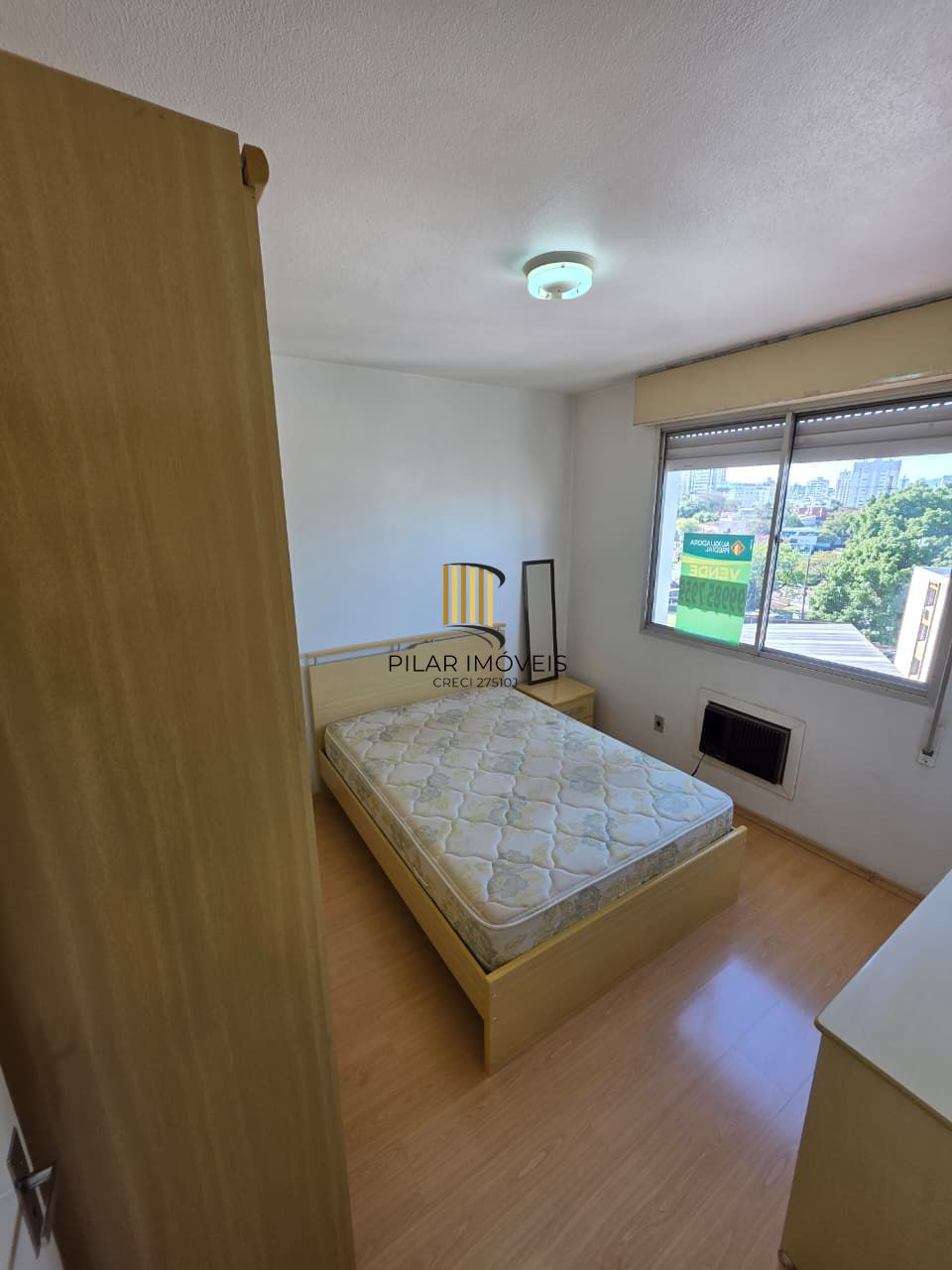 Apartamento 1 dormitório, 1 vaga coberta, portaria , elevador, vista, salao de festas, no bairro Santana, Porto Alegre, RS