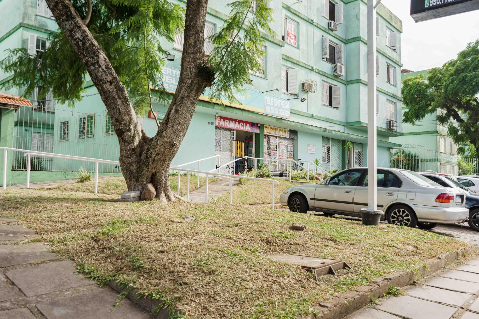 Ótimo imóvel reformado na Orfanotrófio, com 2 dormitórios, próximo ao Cristal e a faculdade UniRitter.