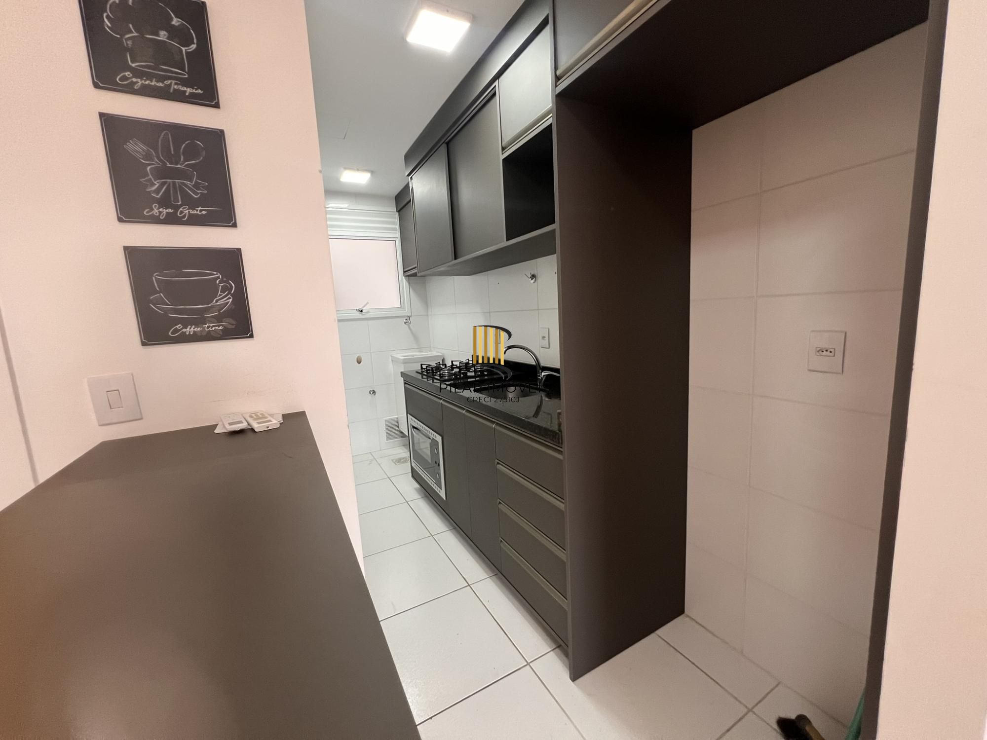 Apartamento com 2 dormitórios, sendo 1 suíte, 1 vaga, no bairro Floresta, em Porto Alegre, RS