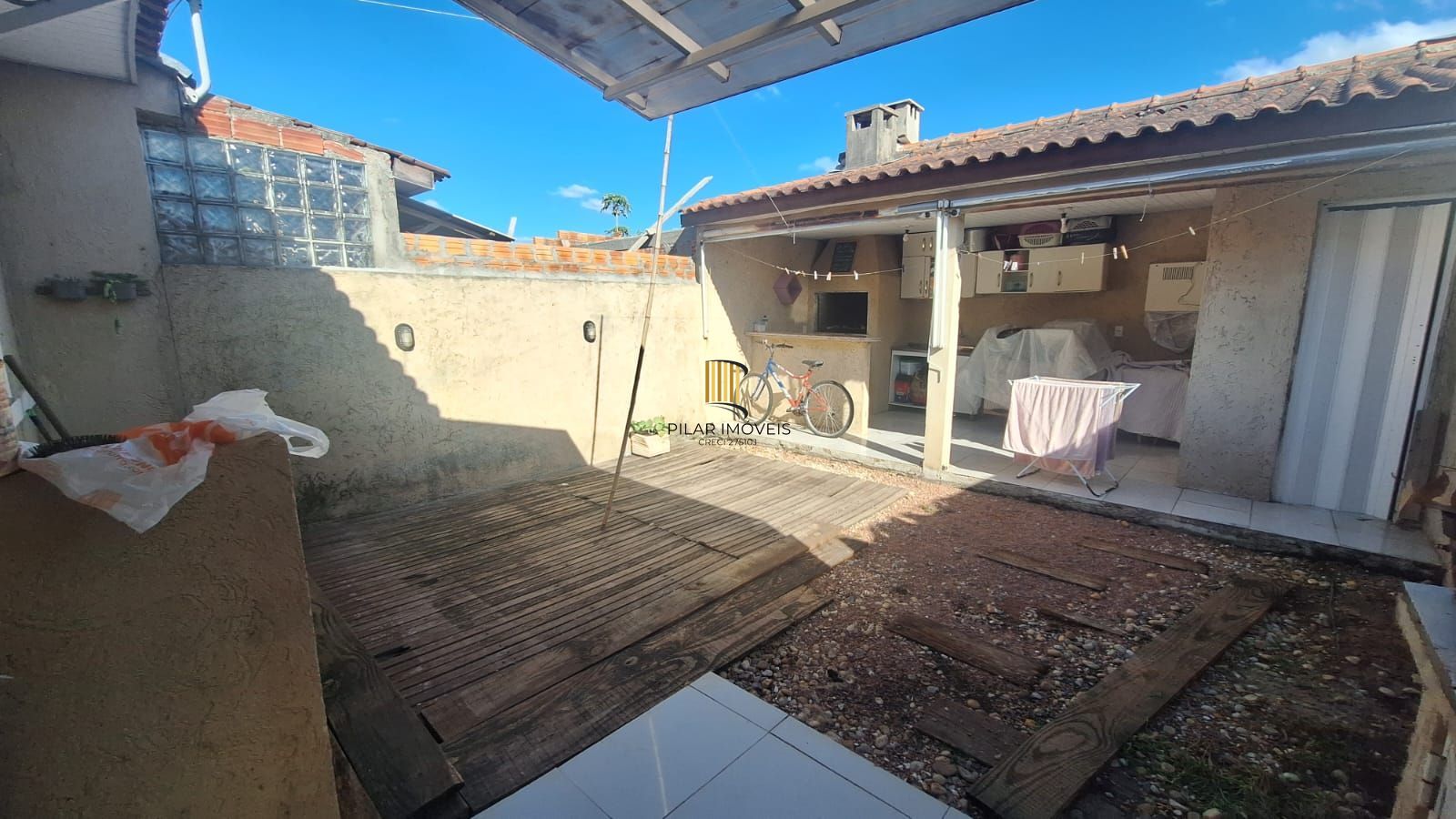 Casa com 2 dormitórios, 1 vaga, no bairro Hípica, em Porto Alegre, RS