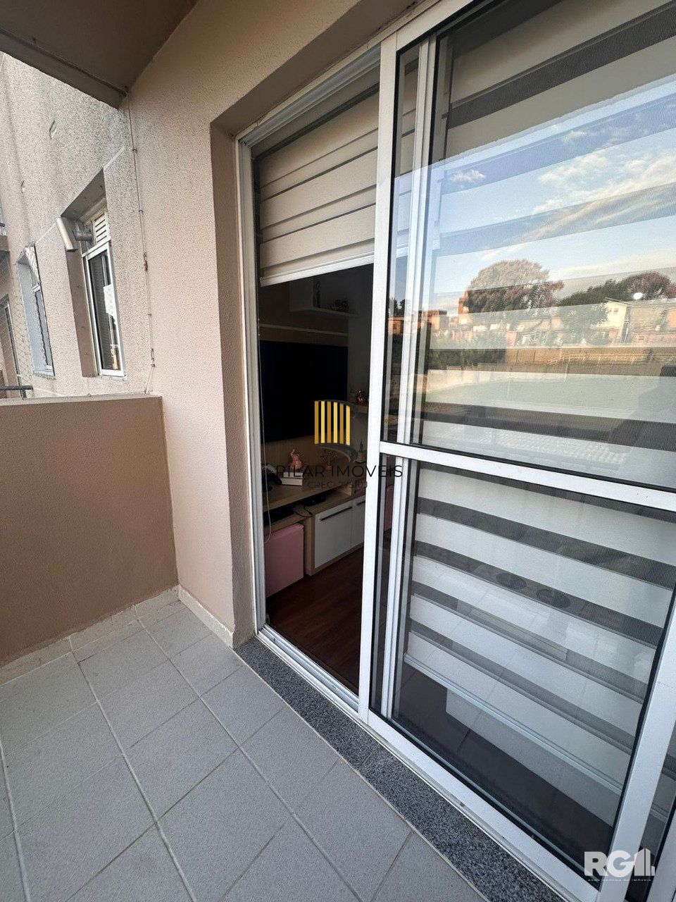 Apartamento com 2 dormitórios, 1 vaga, no bairro Camaquã, Porto Alegre, RS.