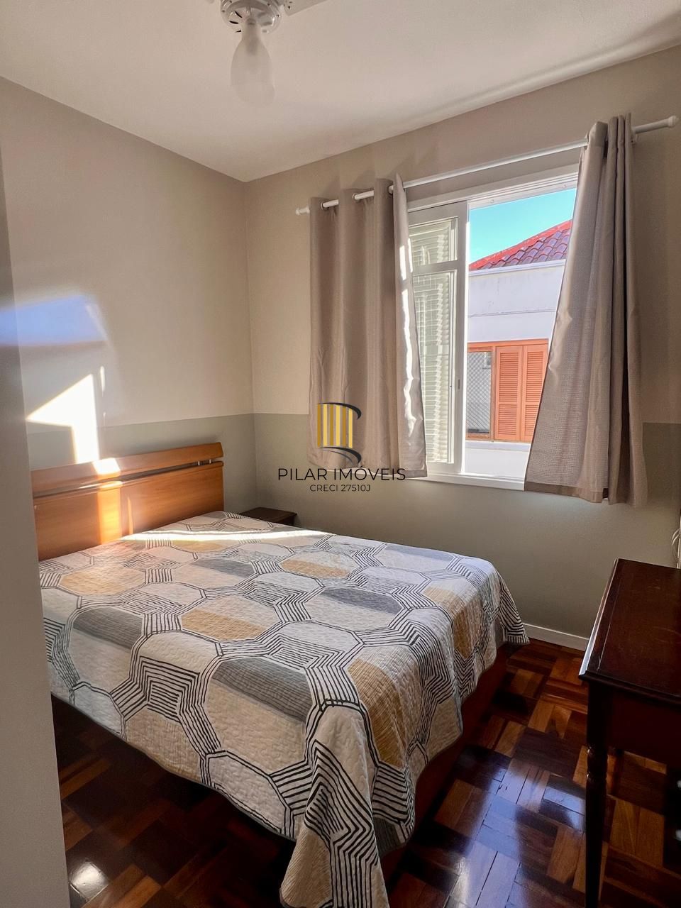 Apartamento com 2 dormitórios, reformado, no bairro Farroupilha, Porto Alegre/RS