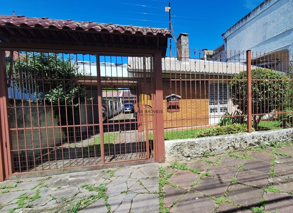 Casa com 4 dormitórios, piscina, 4 vagas, no bairro Teresópolis, Porto Alegre,RS