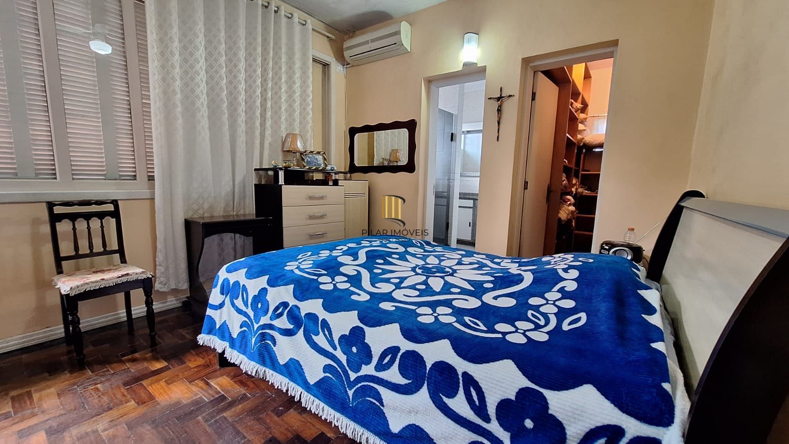 Casa com 4 dormitórios, piscina, 4 vagas, no bairro Teresópolis, Porto Alegre,RS