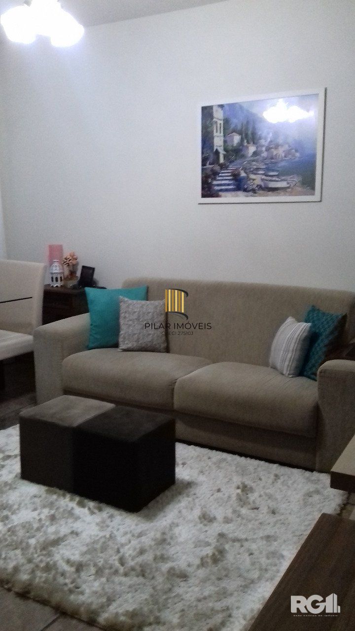 Casa em condomínio, com 3 dormitórios, sendo 1 suíte, 1 vaga coberta, no bairro Cavalhada, Porto Alegre, RS