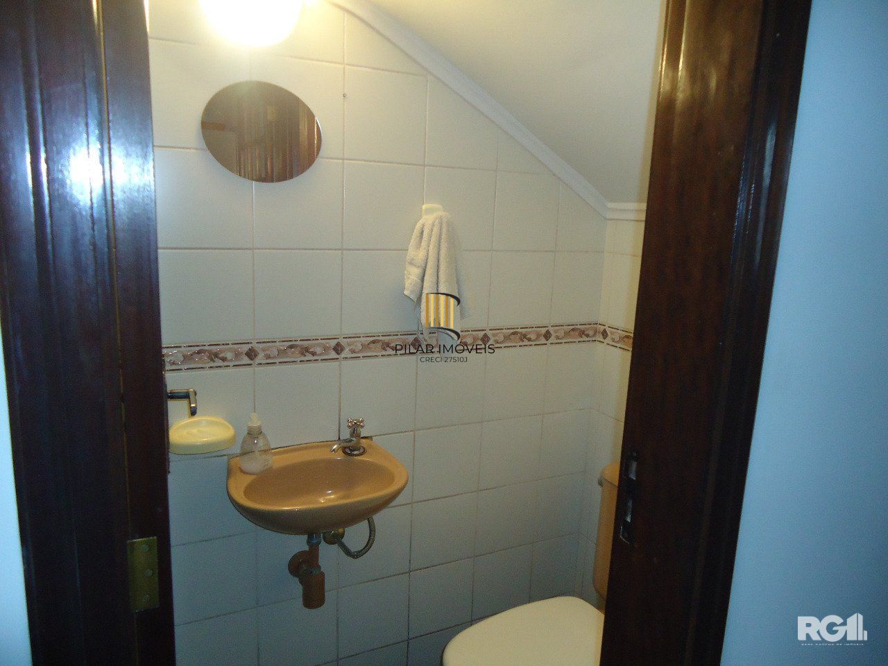 Casa em condomínio, com 3 dormitórios, sendo 1 suíte, 1 vaga coberta, no bairro Cavalhada, Porto Alegre, RS