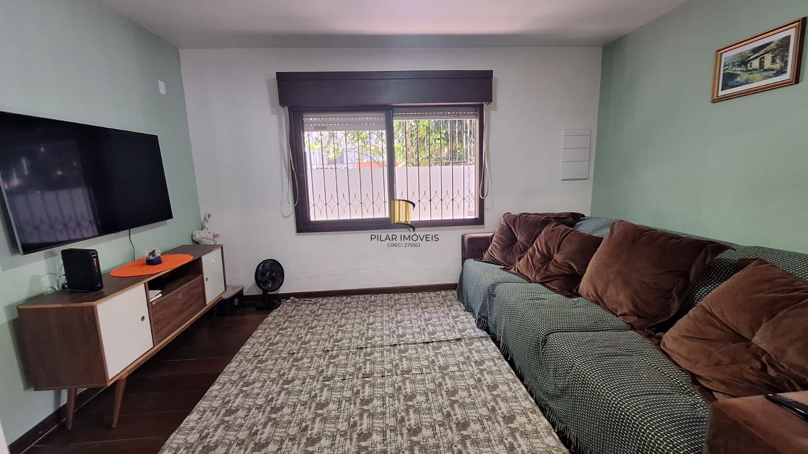 Casa com pátio frente e fundos , lareira churrasqueira, vaga proximo a Av do Forte.