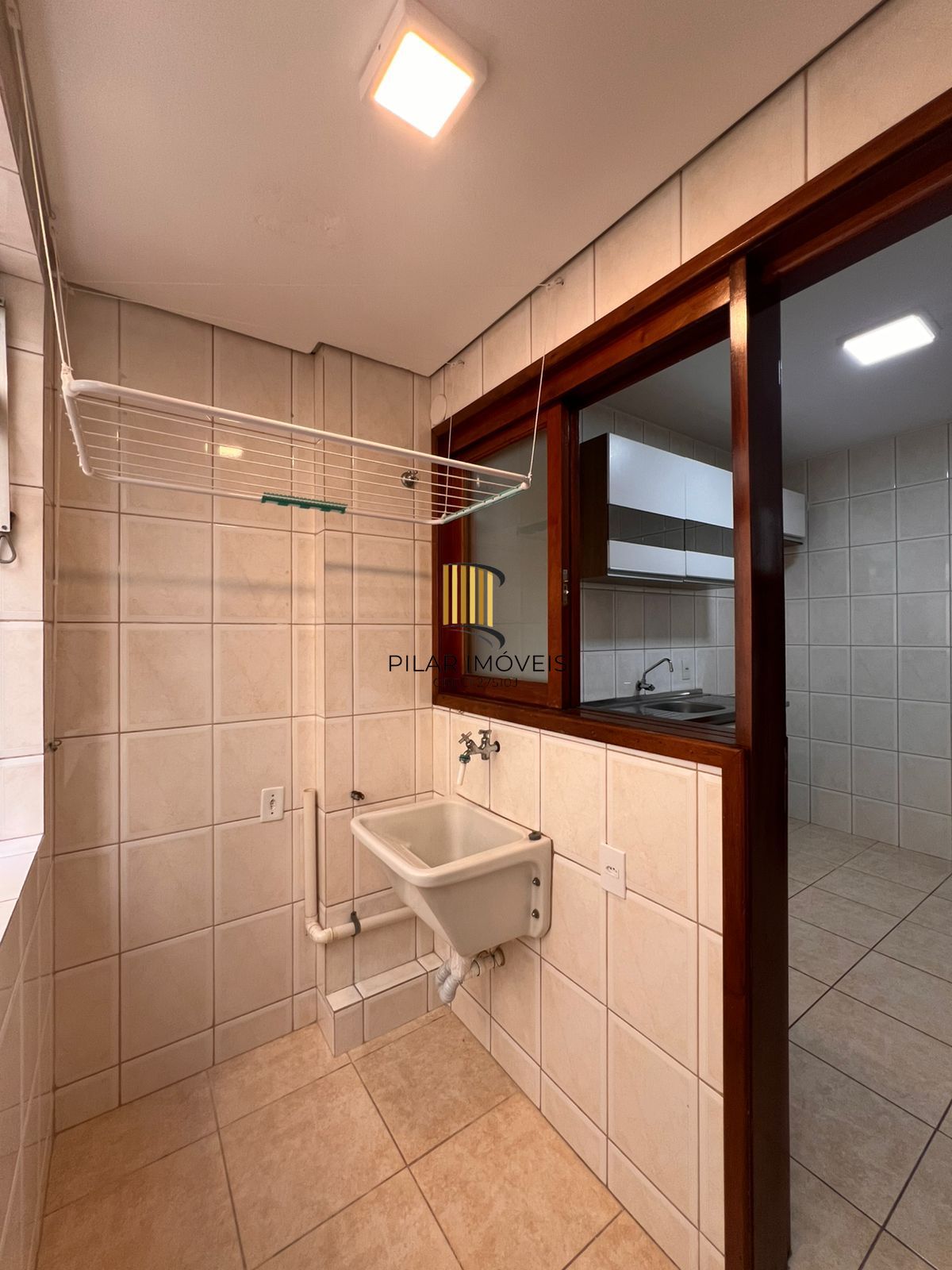 Apartamento com 2 dormitórios,1 vaga, no bairro Cristo Redentor, em Porto Alegre