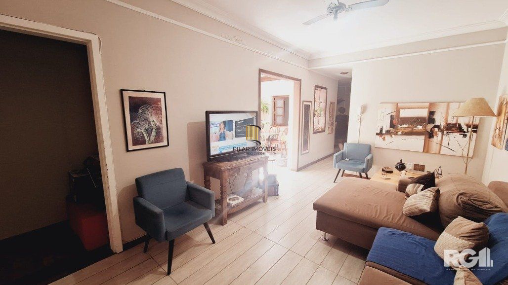 Apartamento com 3 dormitórios, 2 banheiros, 1 vaga no bairro Petrópolis em Porto Alegre, RS