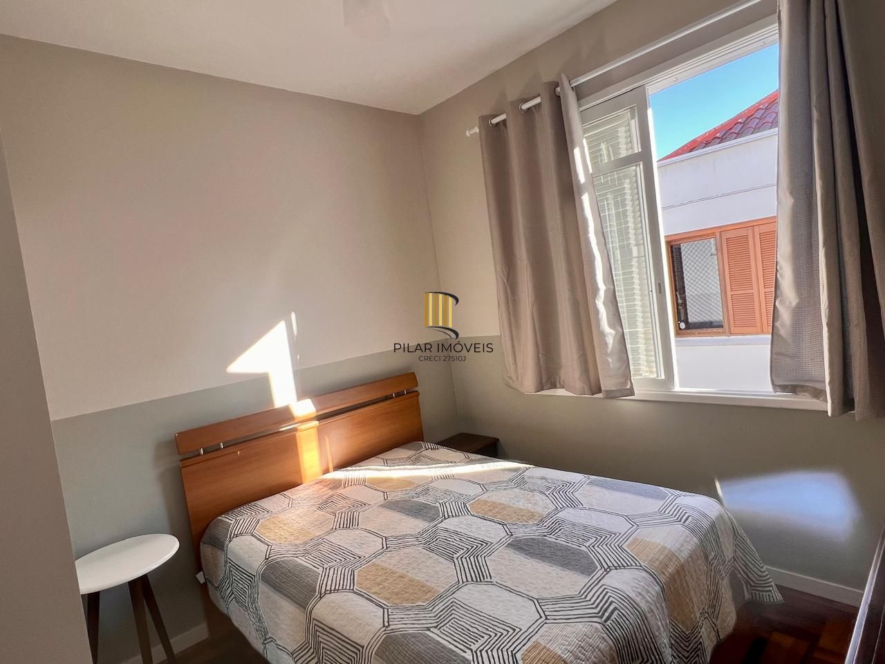 Apartamento com 2 dormitórios, reformado, no bairro Farroupilha, Porto Alegre/RS