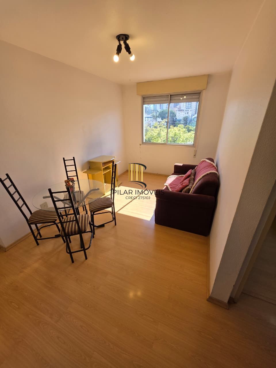 Apartamento 1 dormitório, 1 vaga coberta, portaria , elevador, vista, salao de festas, no bairro Santana, Porto Alegre, RS