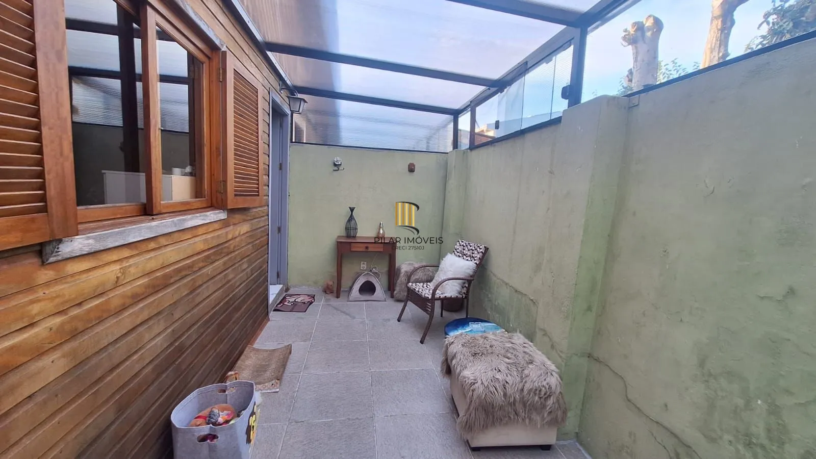 Terreno/ Casa  com vaga para 3 carros no bairro Sarandi, em Porto Alegre, RS