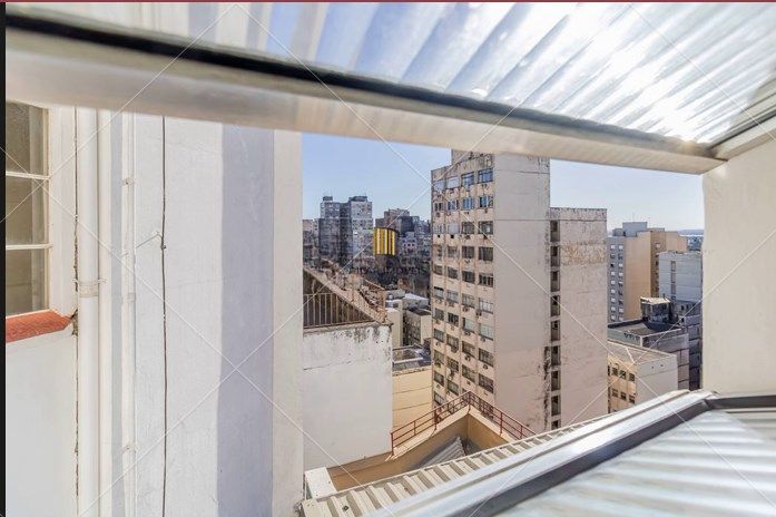 Vende Sala comercial no Centro Historico