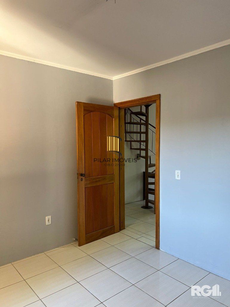Casa 4 dormitórios, com sacada e amplo terraço