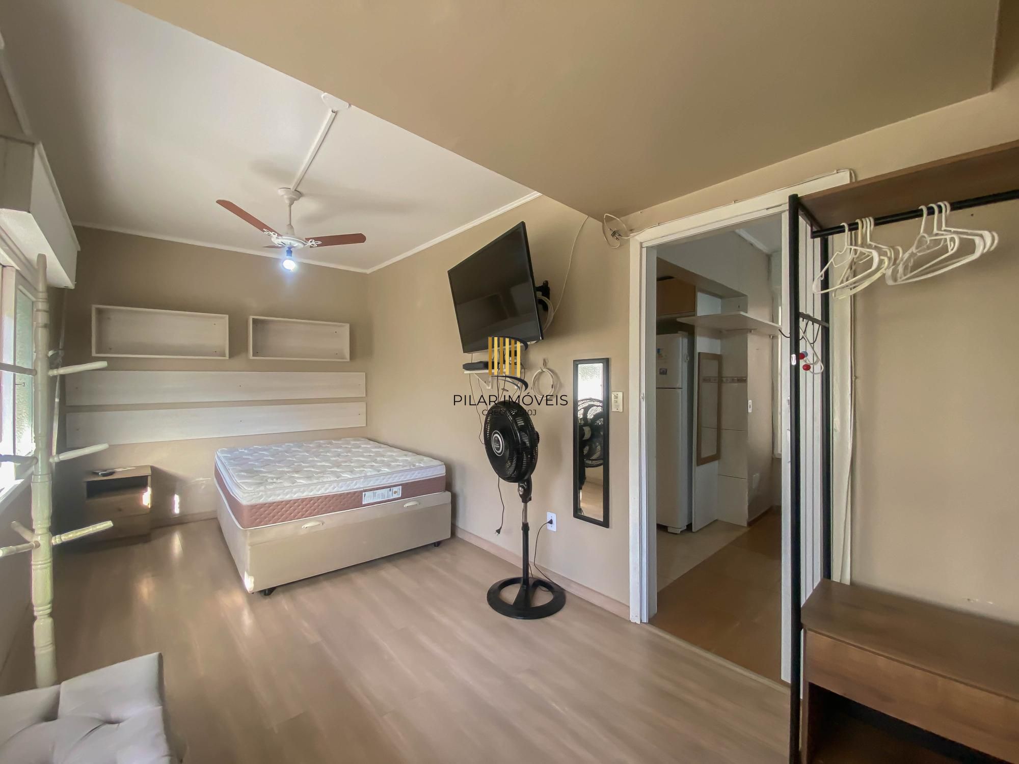 Apartamento térreo com pátio privativo e 1 dormitório no Menino Deus