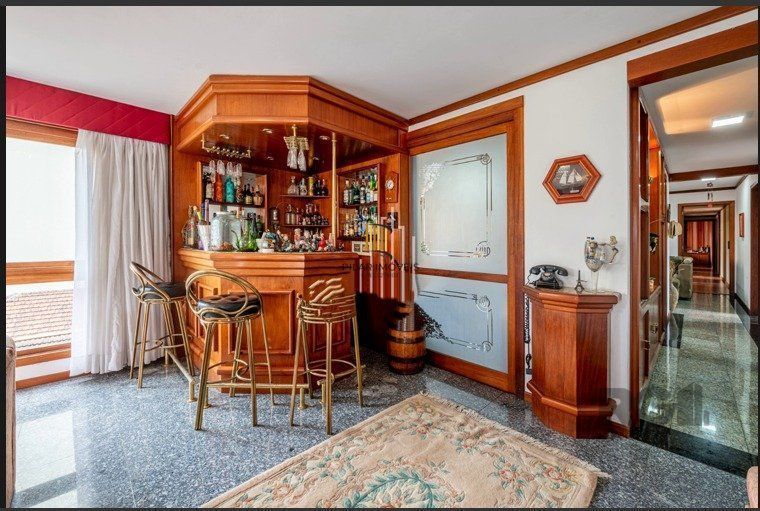 Apartamento  4 dormitórios, suite, de frente com sacada, 3 vagas de garagem, bai