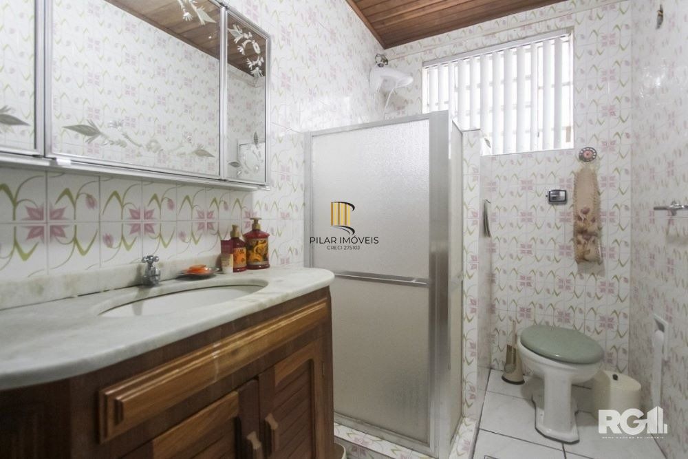Apartamento de 2 dormitórios em ótima localização na Av. Cristovao colombo.