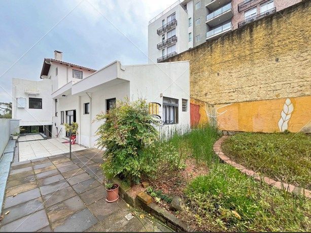 Casa para Venda - 3 dormitórios, sendo 1 suites, 2 vagas - Menino Deus