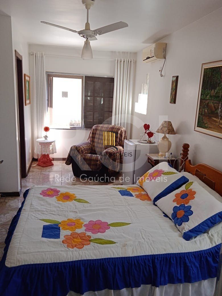 Casa para Venda - 750m², 6 dormitórios, sendo 3 suites, 4 vagas - Partenon