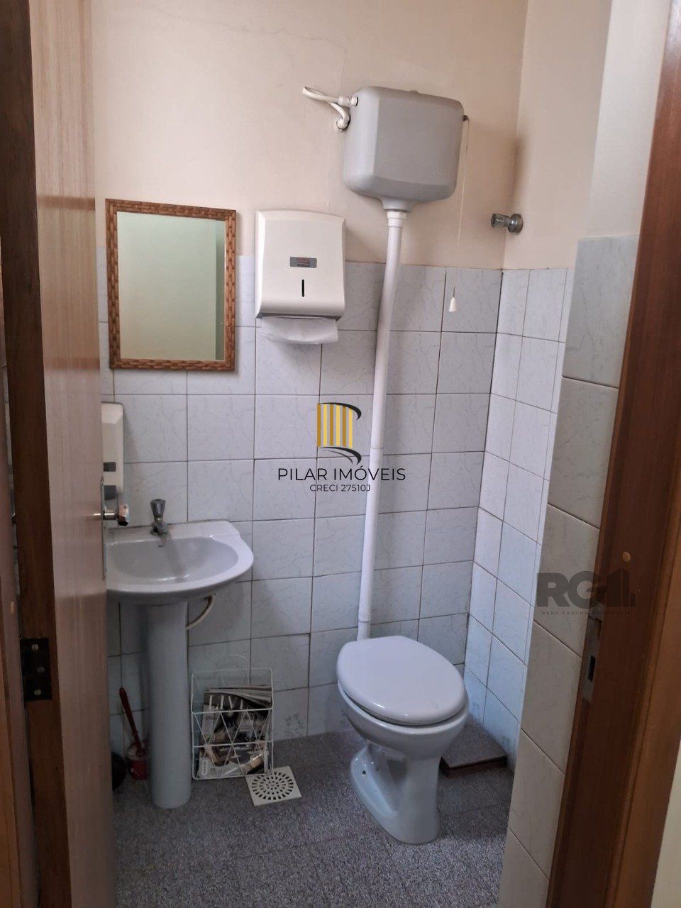 Sala Comercial semimobiliada de 34 m² no Bom Fim