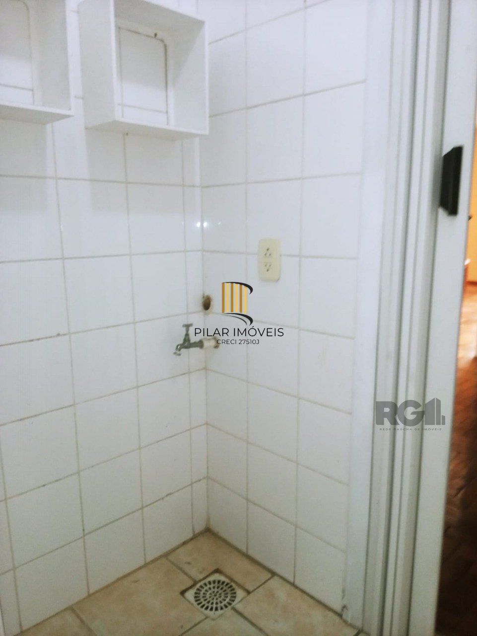 Apartamento 2 quartos, 2 banheiros e garagem na Cidade Baixa.