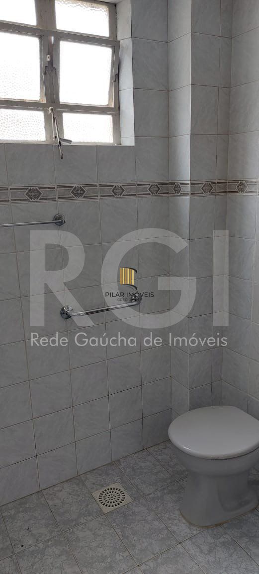 Apartamento com 3 quartos, 2 banheiros, desocupado e 1 vaga!